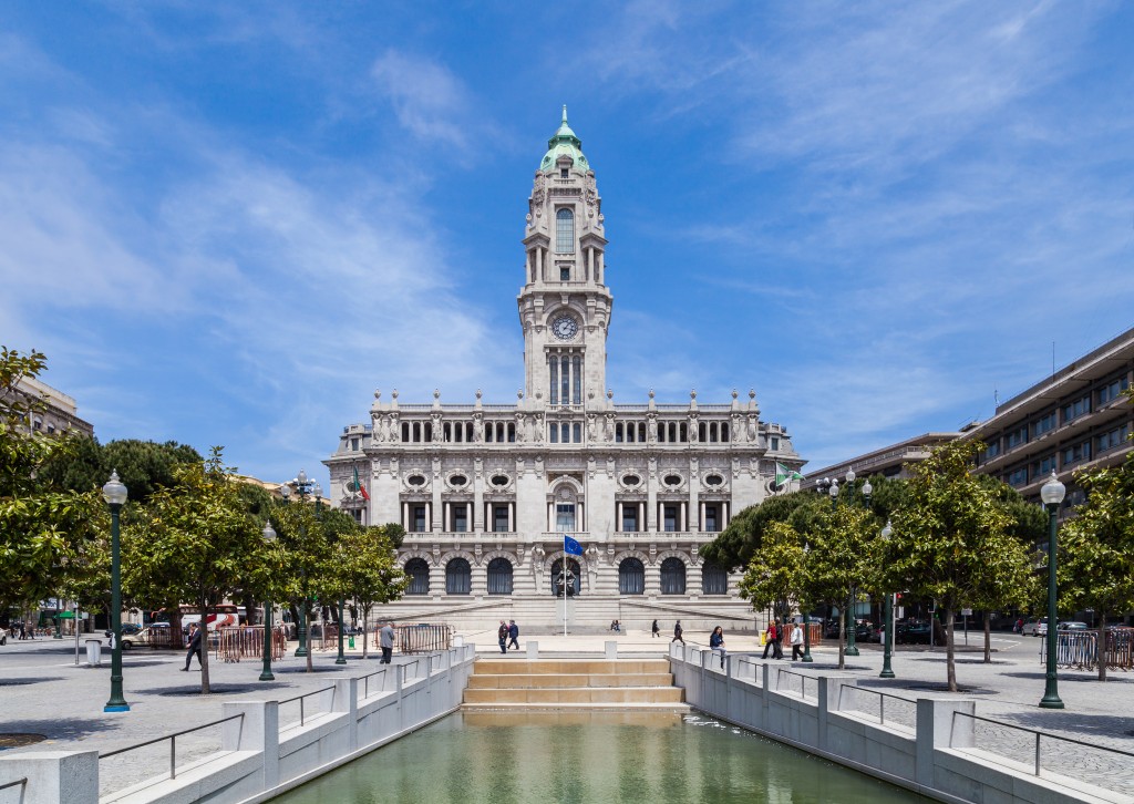 Ayuntamiento_de_Oporto,_Portugal,_2012-05-09,_DD_03